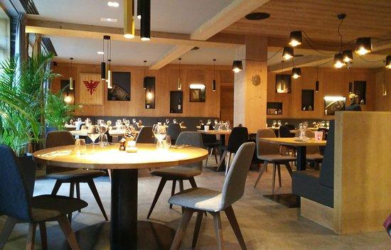 Avancher Hotel Restaurant