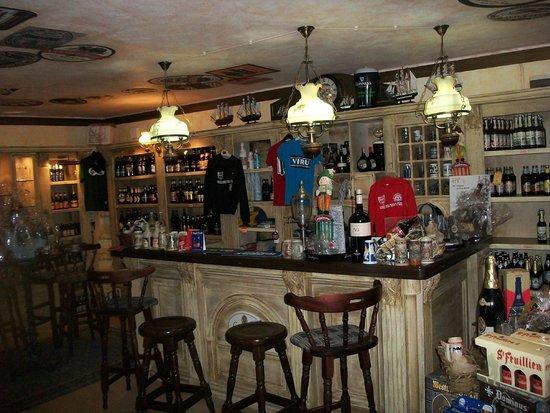 Simon Pub
