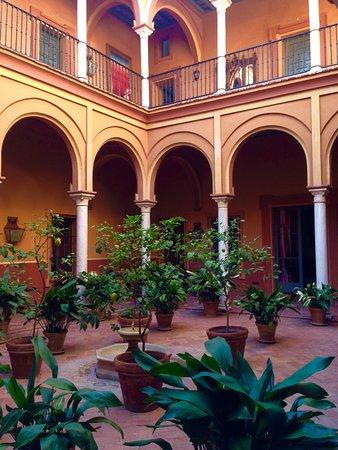 Casa De Carmona Restaurant
