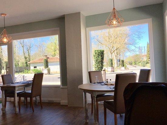 Chez Leonie