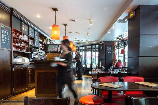 Le Paris Cafe