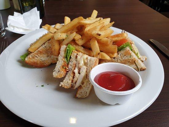 Pihanga Cafe & T Bar