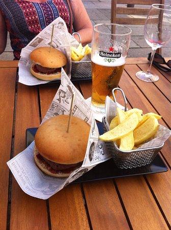 A Vaca Hamburgueseria & Bar