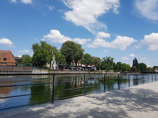 Zur Insel