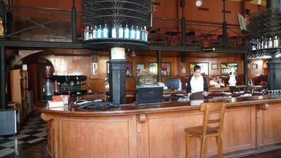 El Banco Pub
