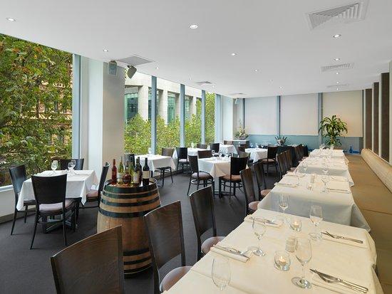 1st Floor Restaurant & Bar