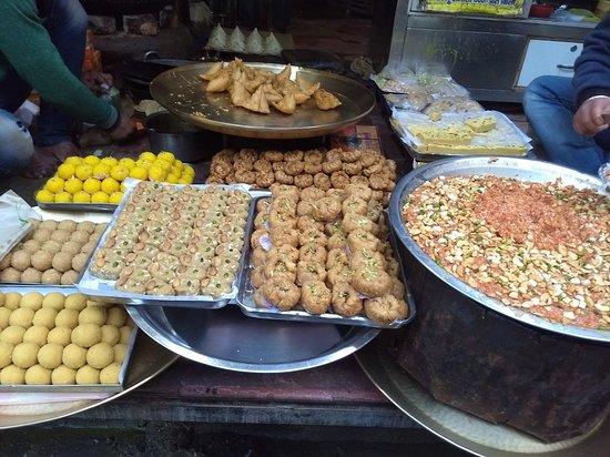 Mathura Walo Ki Pracheen Dukan Near Thanda Kuan