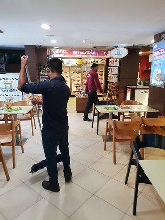 Aroma Hotel Restaurant
