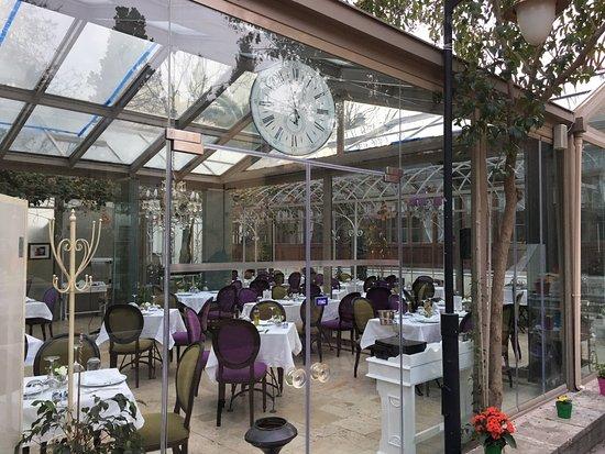 Villa Levante Cafe & Restaurant