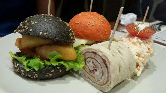 Antollos pinchos e vinos