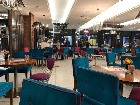 Myatt Cafe