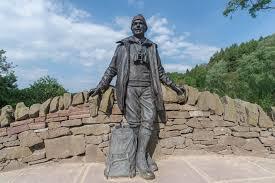 Tom Weir Statue