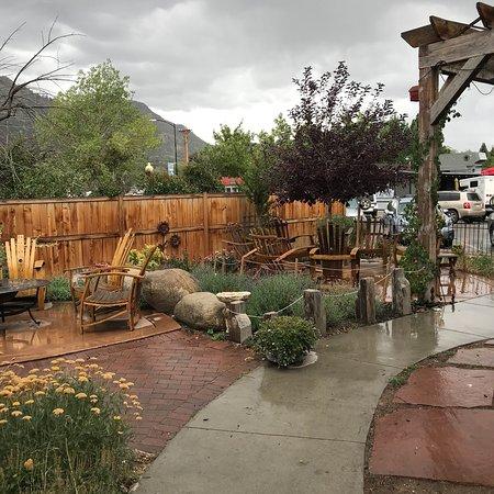 Louie's Ice Cream Shoppe