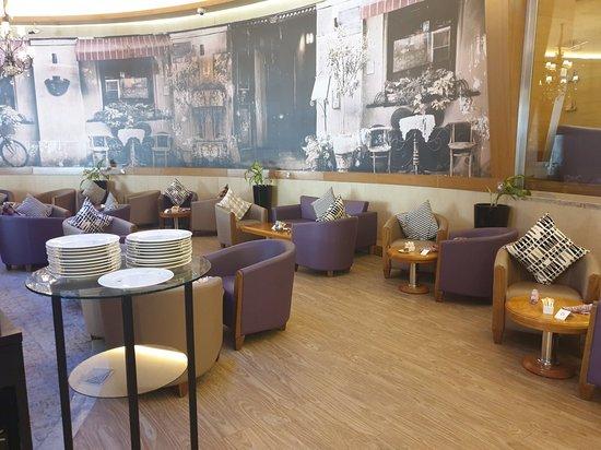 French Bakery Corner