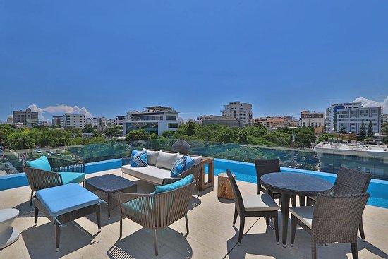 Blu Pool Bar