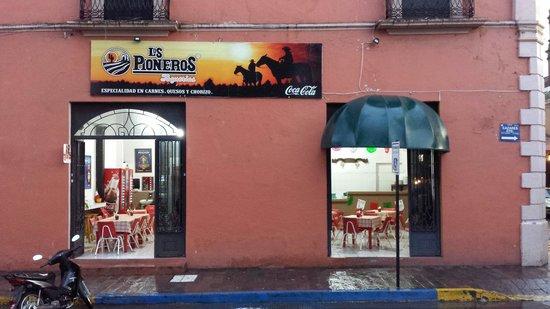Los Pioneros