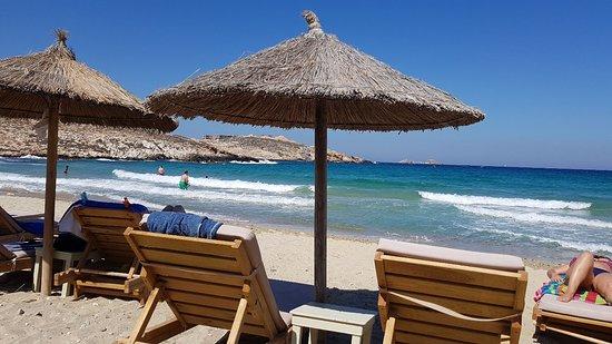 Parasporos Beach Club & Restaurant