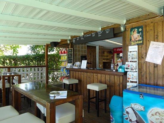 Apolafsi Bar and Restaurant