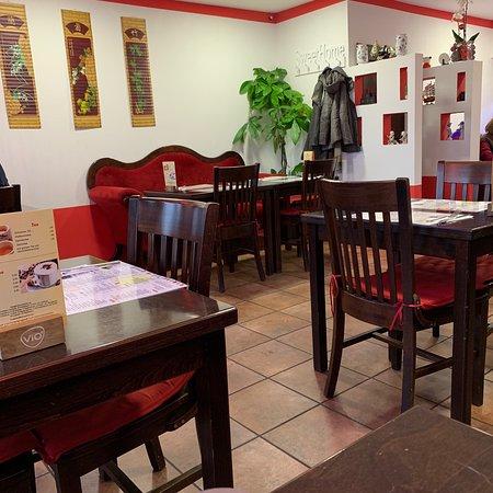 Lin's Wok