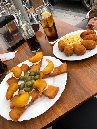 cafe Bar La Cantina