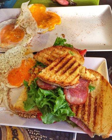 Daily's Crepe & Espresso Bar