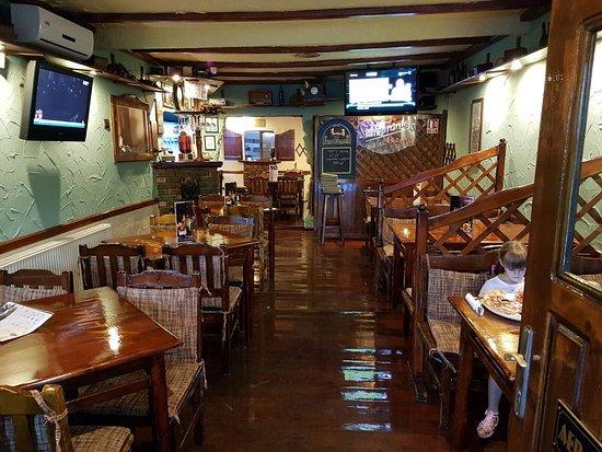 Schnell Bar & Restaurant