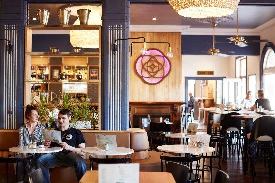 Rose Hotel & Motel Restaurant