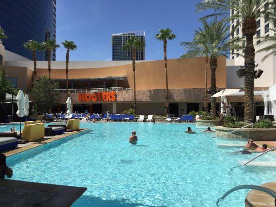Hooters Patio Bar