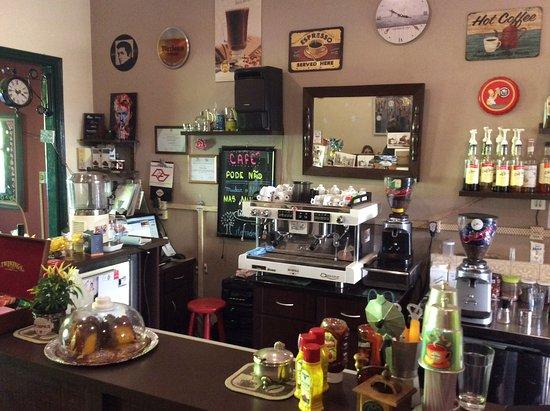 Metropolis Cafe