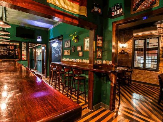 Clover Pub