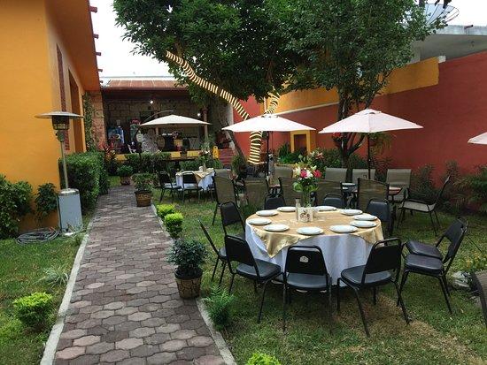 Cano Cafe & Bistro