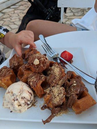 Scoop Ice Cream
