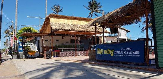 Mot Nang Seafood Restaurant & Bar