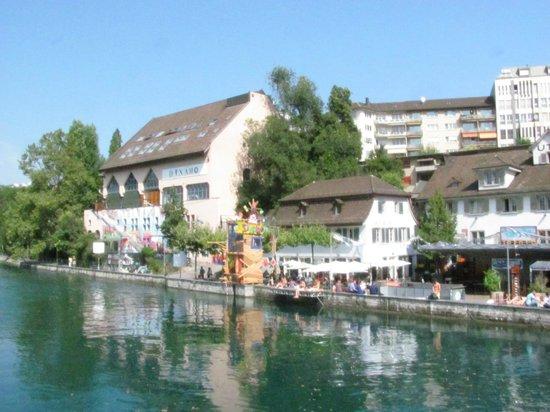 Chuchi am Wasser