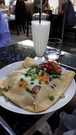 The Little Crepe Lounge