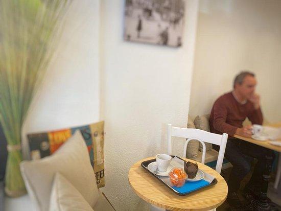 Zumoz Café