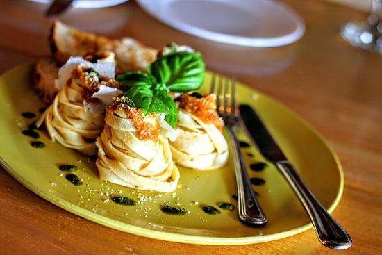 Shenzi's Cafe