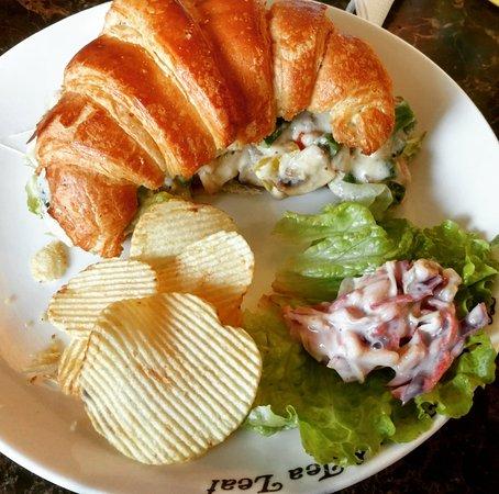 The Coffee Bean & Tea Leaf