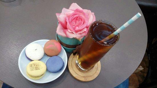 Le Petit Macarons