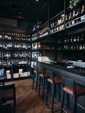 Oak Wines & Grills