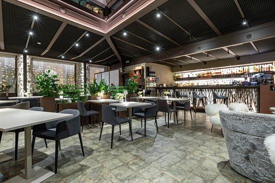 White Restaurant & Bar