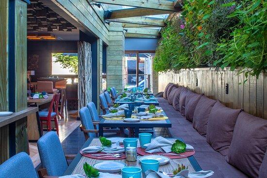 Wood Lounge Bar & Restaurante