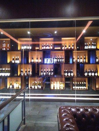 Se7en Bar and Lounge