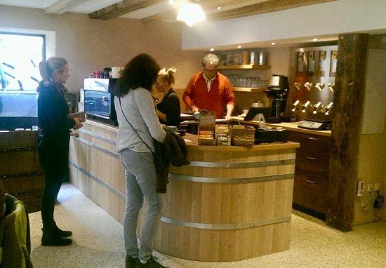 Badhaus Cafe und Laden