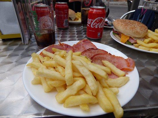 Bar Cafeteria Cuatro Esquinas