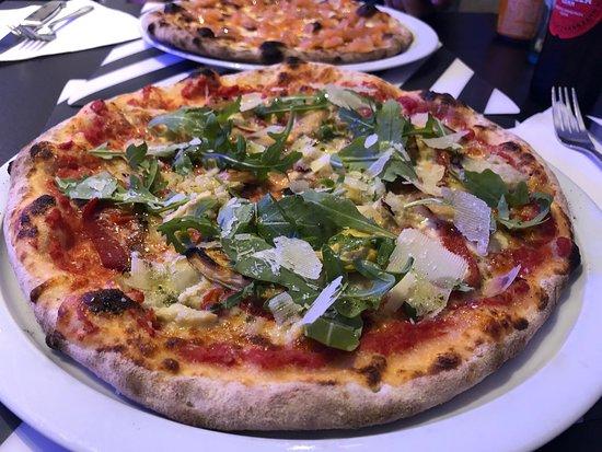 Zebra Pizzeria