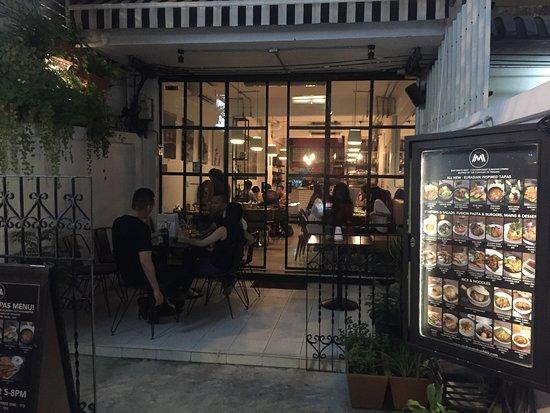 Makan Makan