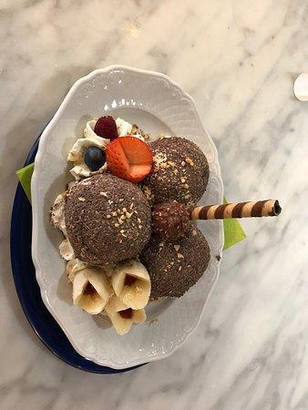 Eiscafe Dolomiti
