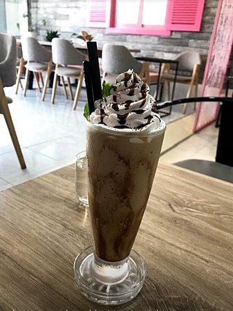 Queenie Coffee & Cake