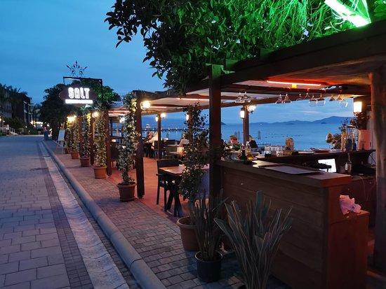 Salt Kitchen & lounge